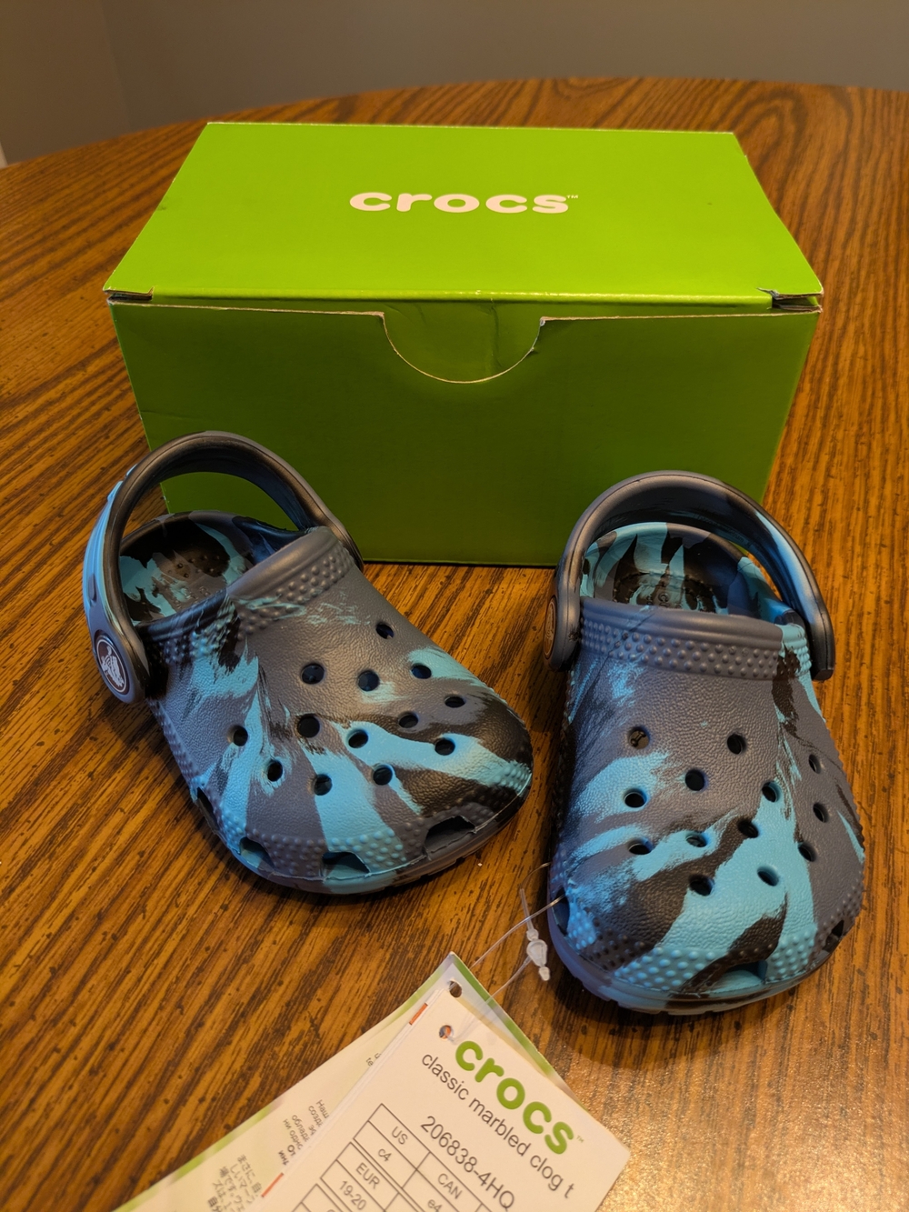 NWT Crocs Kids Classic Marbled Clog - Blue/Black